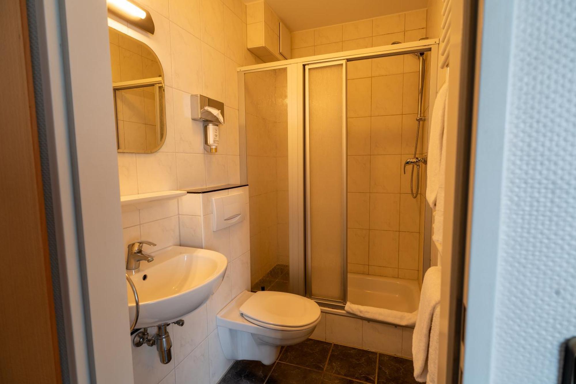 Airport Business Hotel Koeln Bagian luar foto