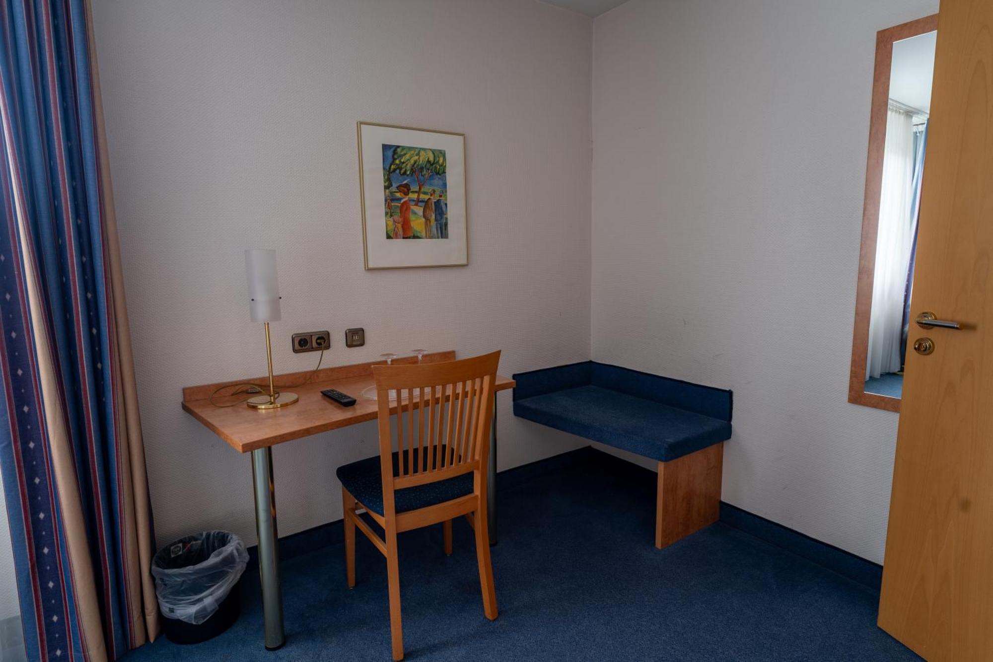 Airport Business Hotel Koeln Bagian luar foto