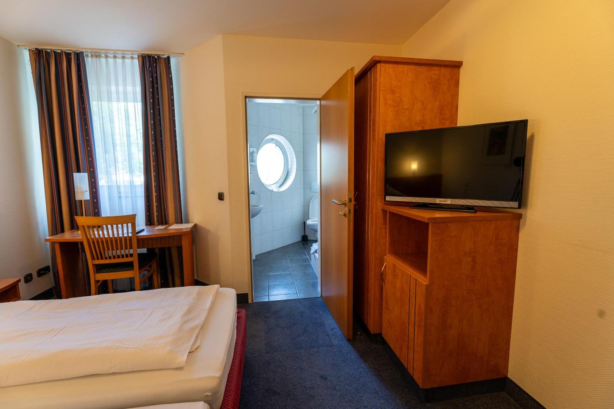 Airport Business Hotel Koeln Bagian luar foto