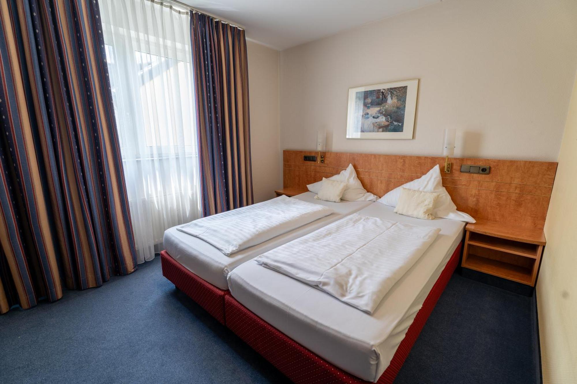 Airport Business Hotel Koeln Bagian luar foto