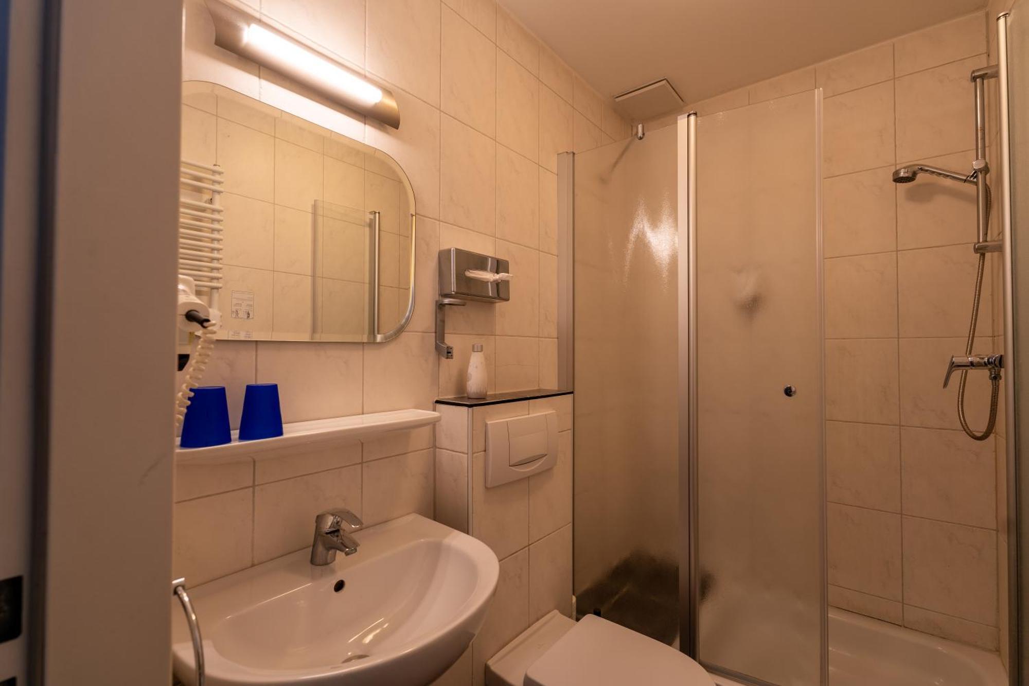 Airport Business Hotel Koeln Bagian luar foto