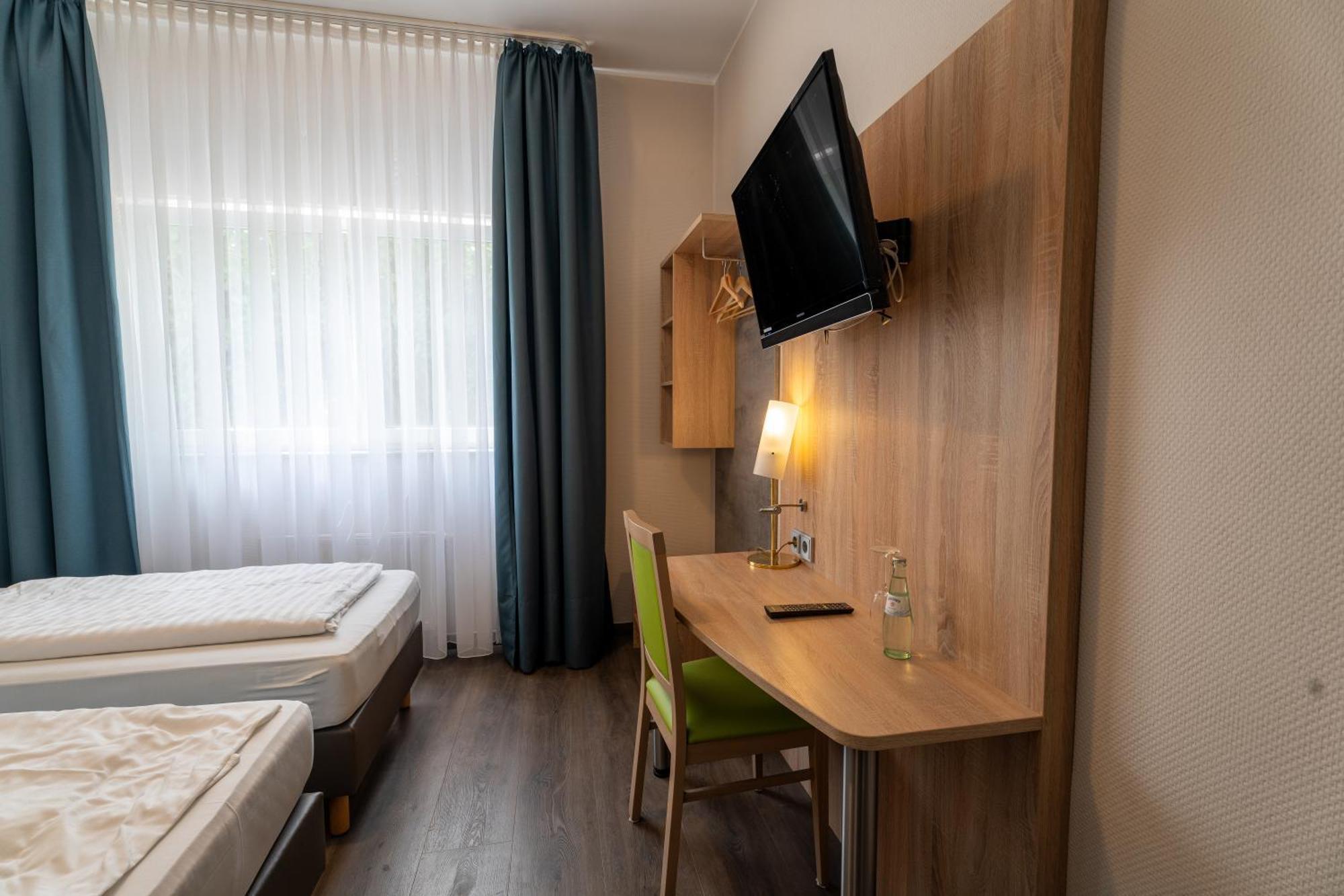 Airport Business Hotel Koeln Bagian luar foto