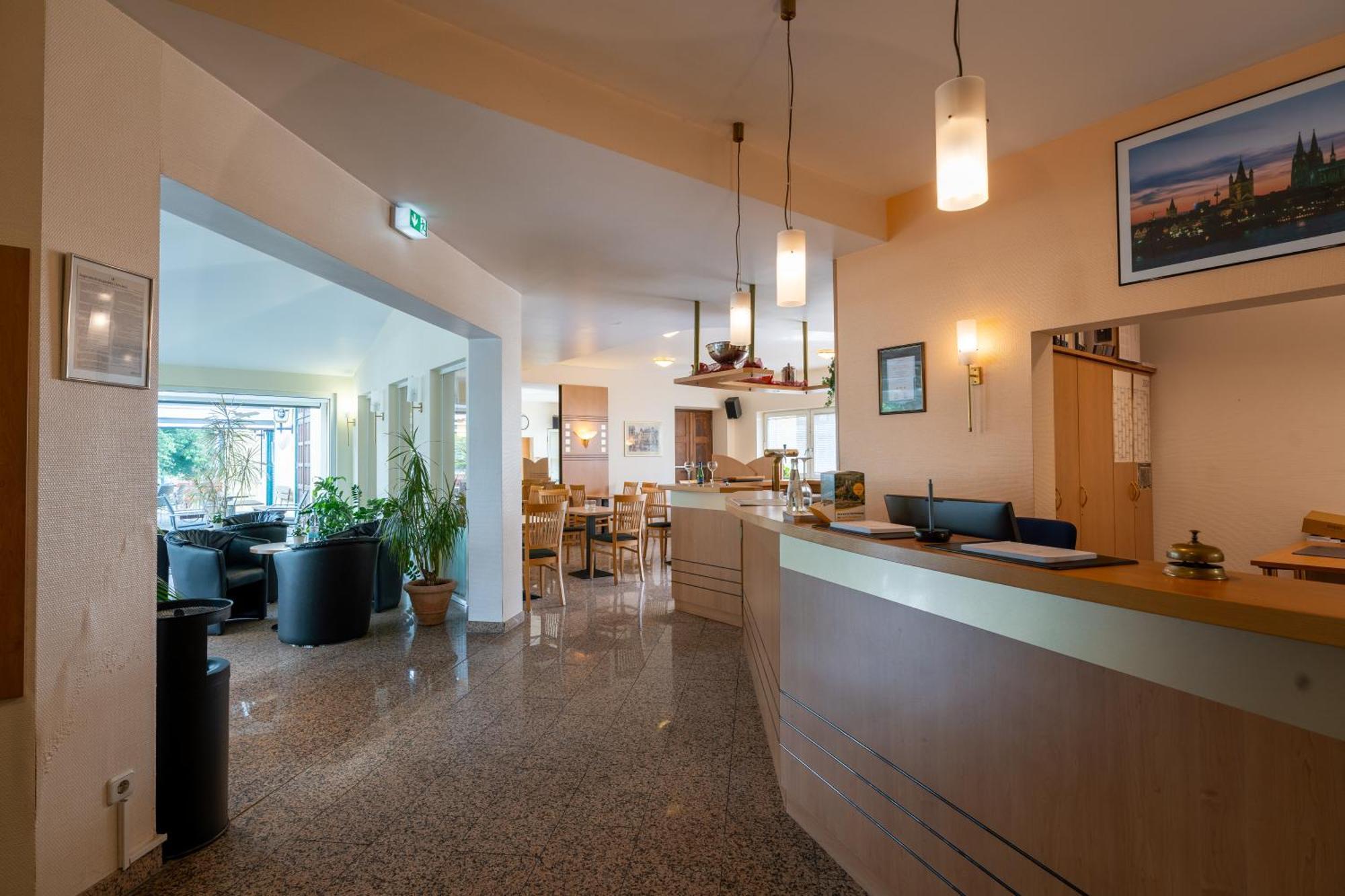 Airport Business Hotel Koeln Bagian luar foto