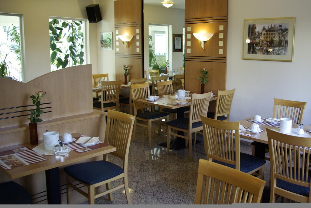 Airport Business Hotel Koeln Bagian luar foto